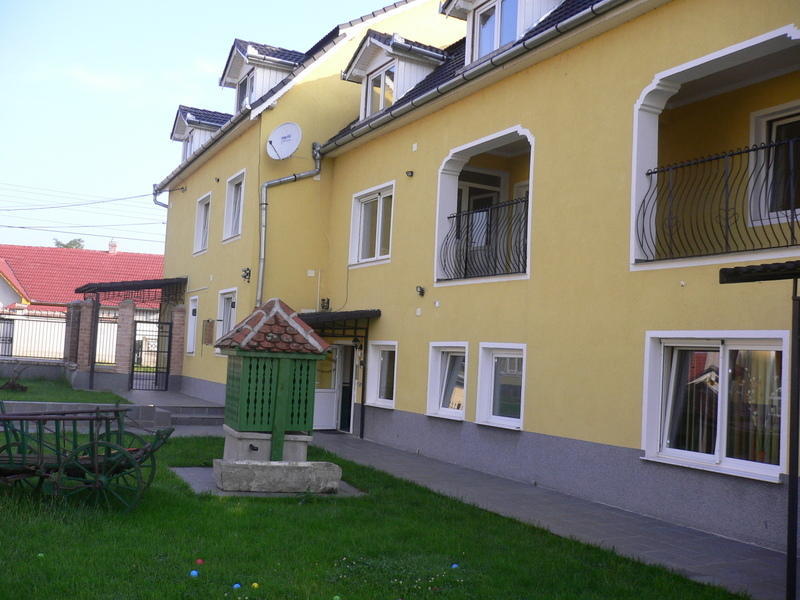 Pensiunea Poarta Oilor Gîrbova Esterno foto